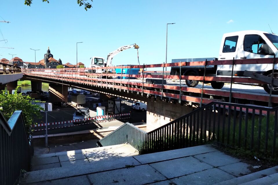 Gesimskonsole als Überbaukonsole 